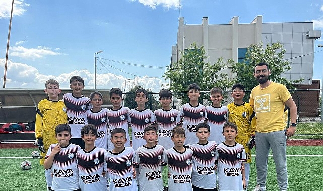 Şampiyon Burhaniye Belediyespor U-11