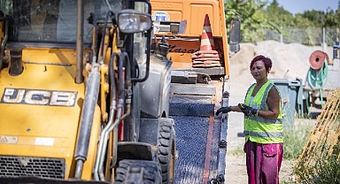 Büyükşehir’in kadın çekici operatörü tabuları yıktı