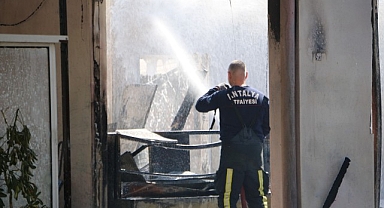 Antalya İtfaiyesinin hızlı müdahalesi felaketi önledi